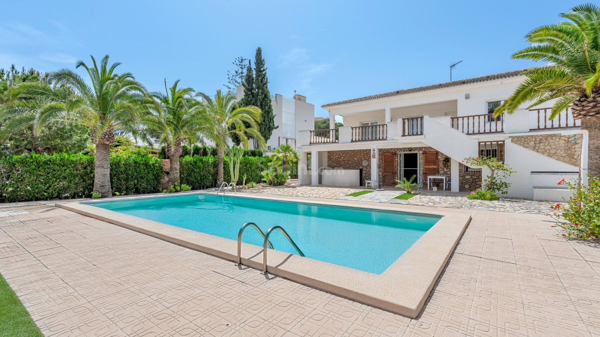 Resale - Villa -
Orihuela Costa - La Zenia