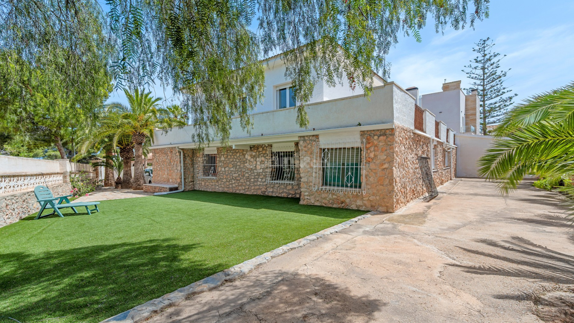 Resale - Villa -
Orihuela Costa - La Zenia