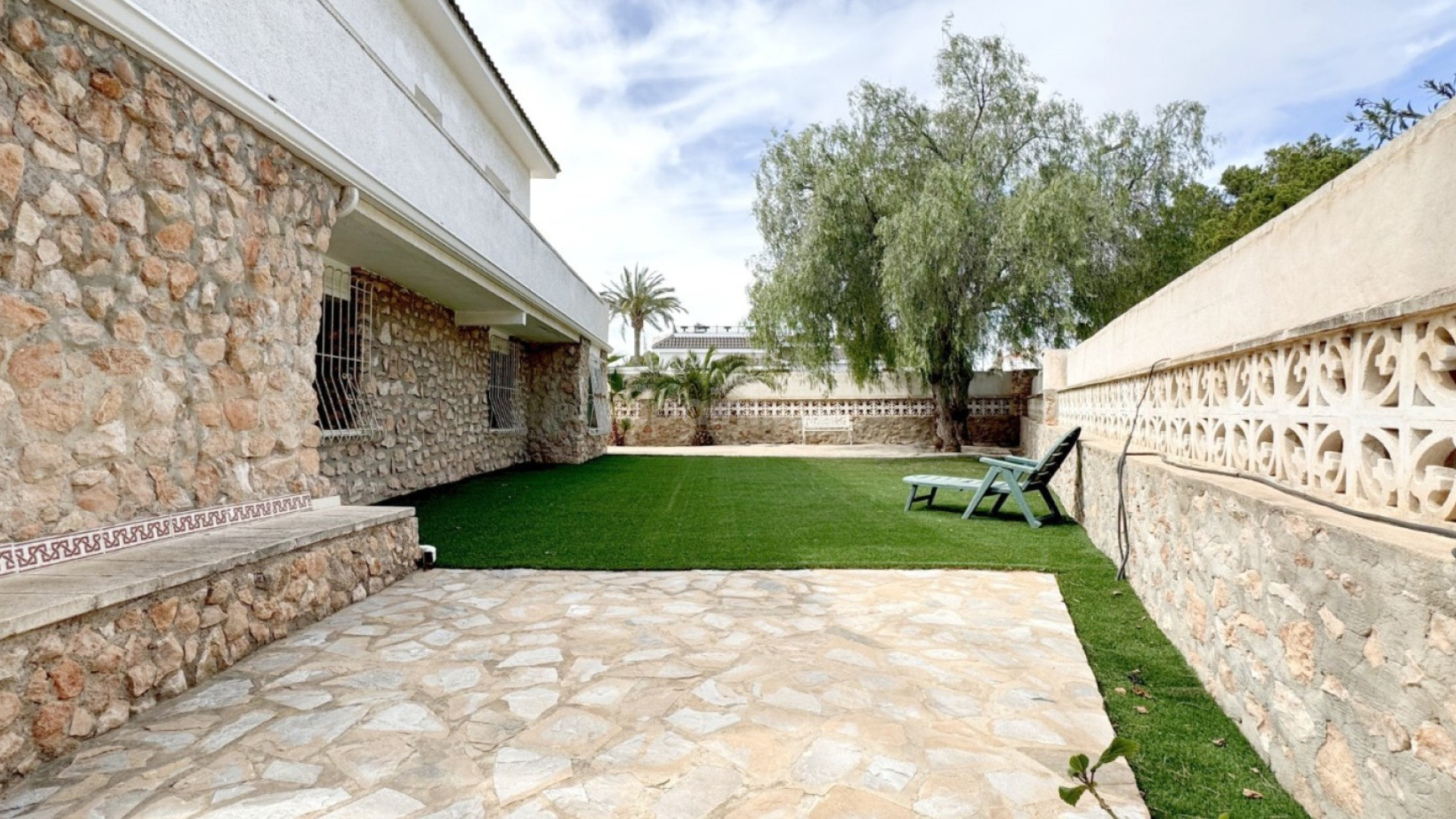 Resale - Villa -
Orihuela Costa - La Zenia