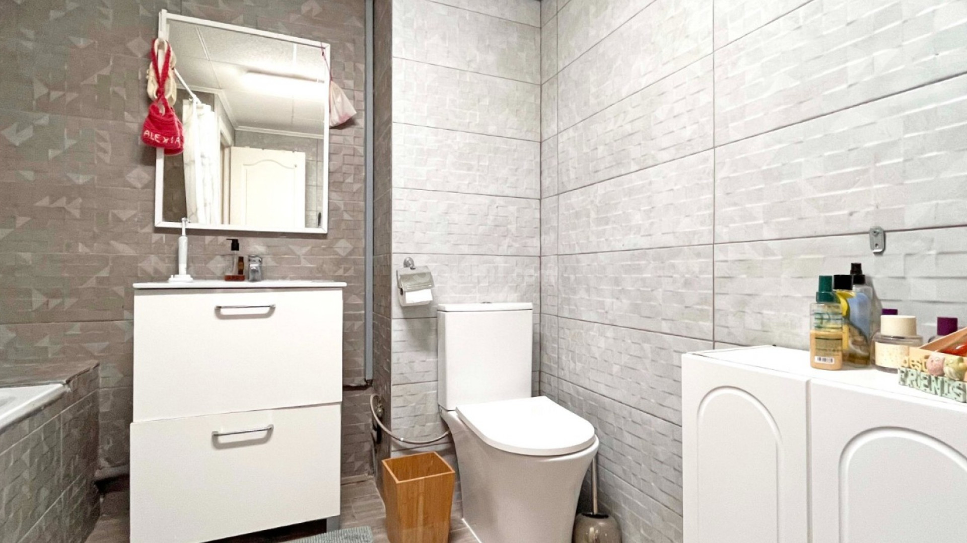 Resale - Villa -
Orihuela Costa - La Zenia
