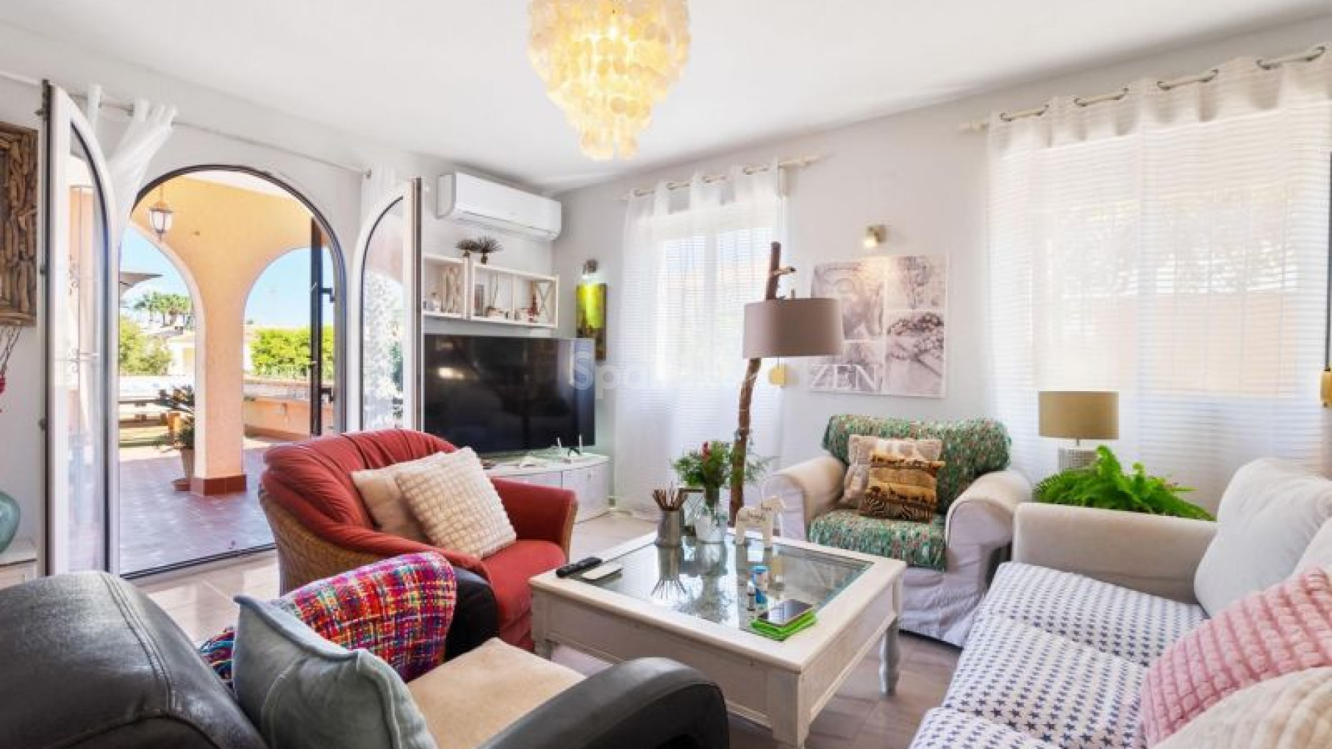 Resale - Villa -
Orihuela Costa - La Zenia