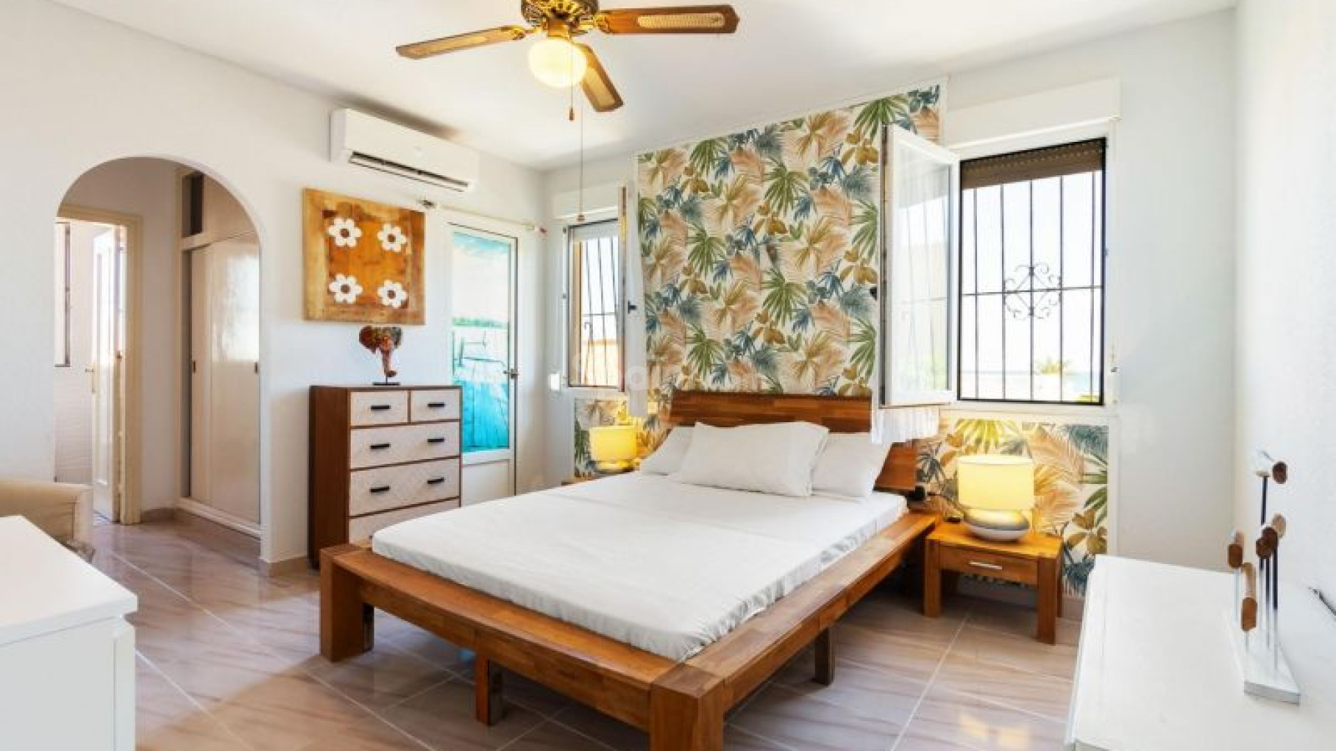 Resale - Villa -
Orihuela Costa - La Zenia