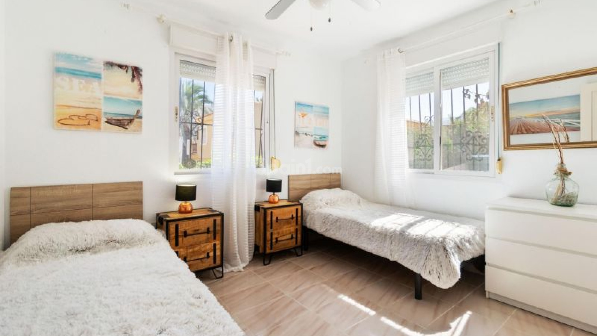 Resale - Villa -
Orihuela Costa - La Zenia