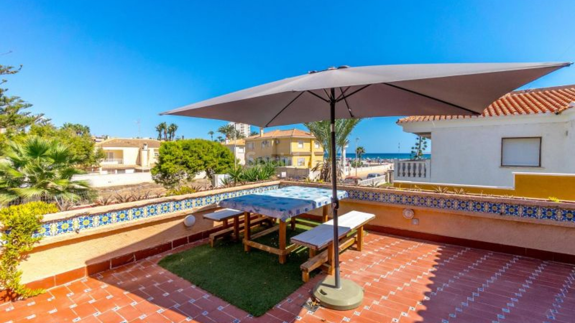 Resale - Villa -
Orihuela Costa - La Zenia