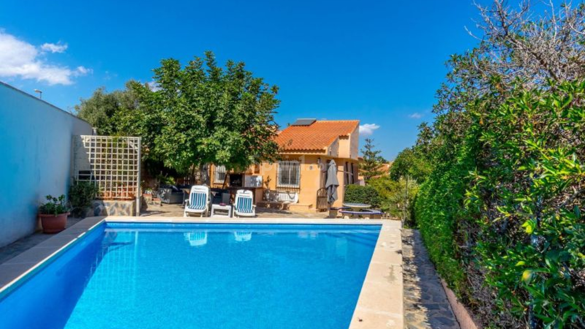 Resale - Villa -
Orihuela Costa - La Zenia