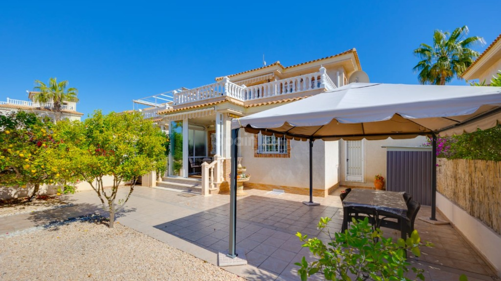 Resale - Villa -
Orihuela Costa - La Zenia