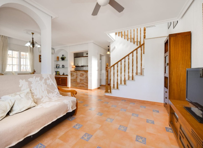 Resale - Villa -
Orihuela Costa - La Zenia