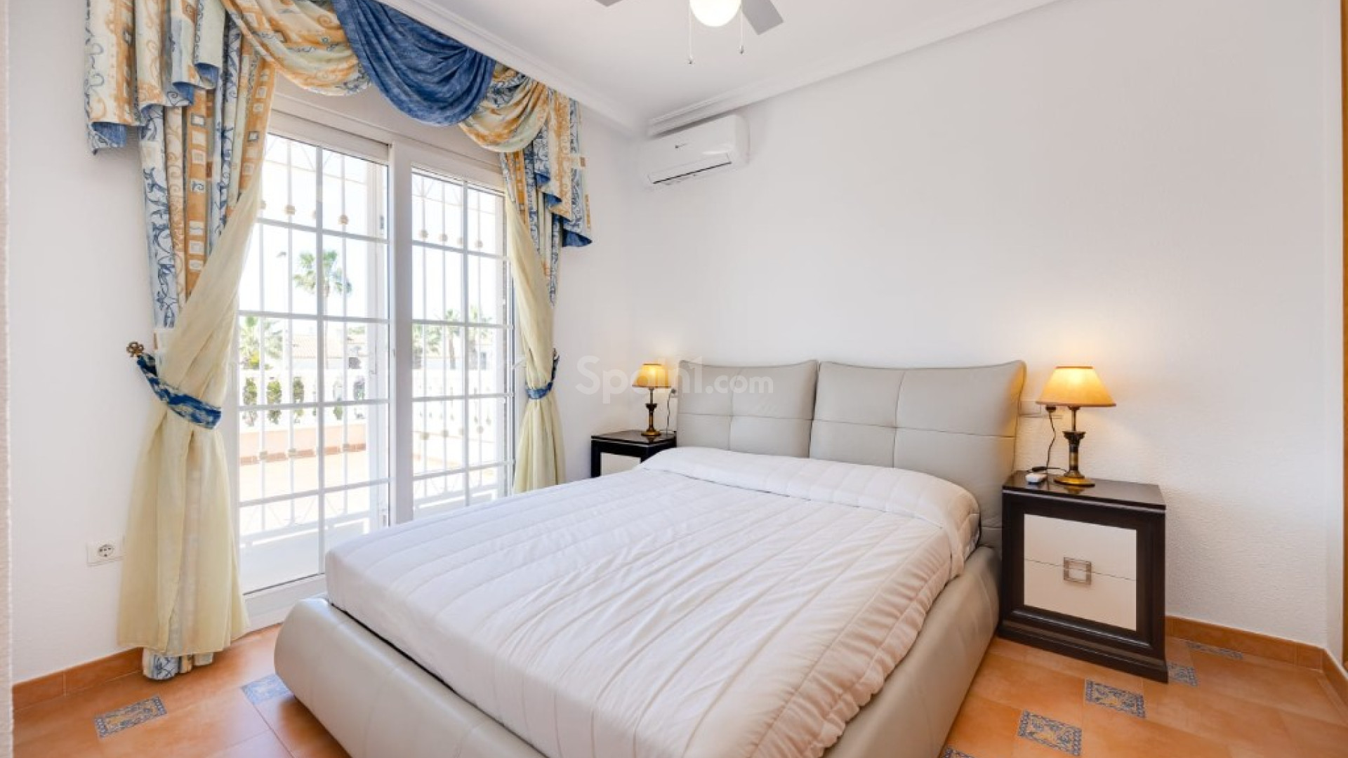 Resale - Villa -
Orihuela Costa - La Zenia