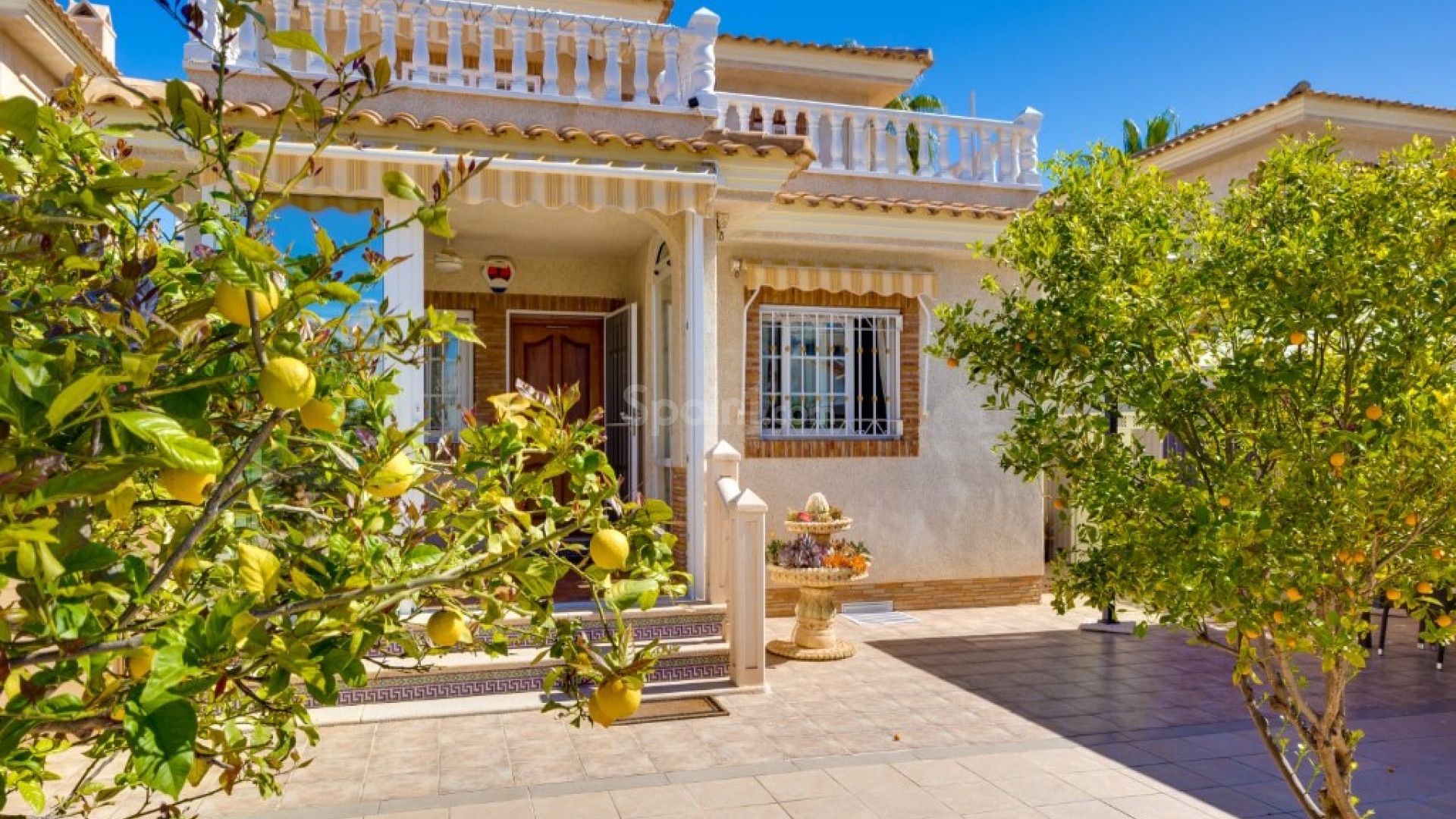 Resale - Villa -
Orihuela Costa - La Zenia