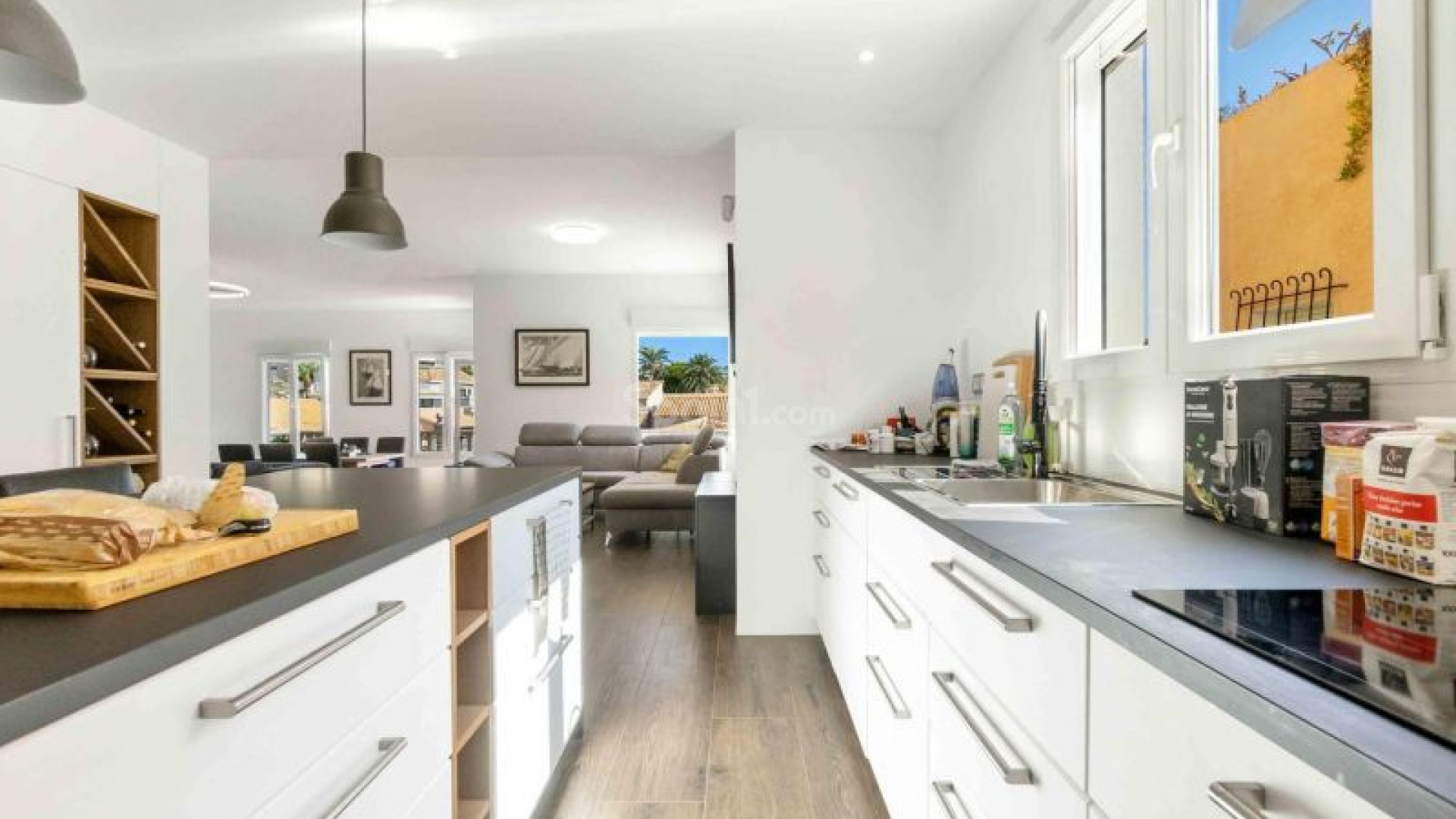 Resale - Villa -
Orihuela Costa - La Zenia