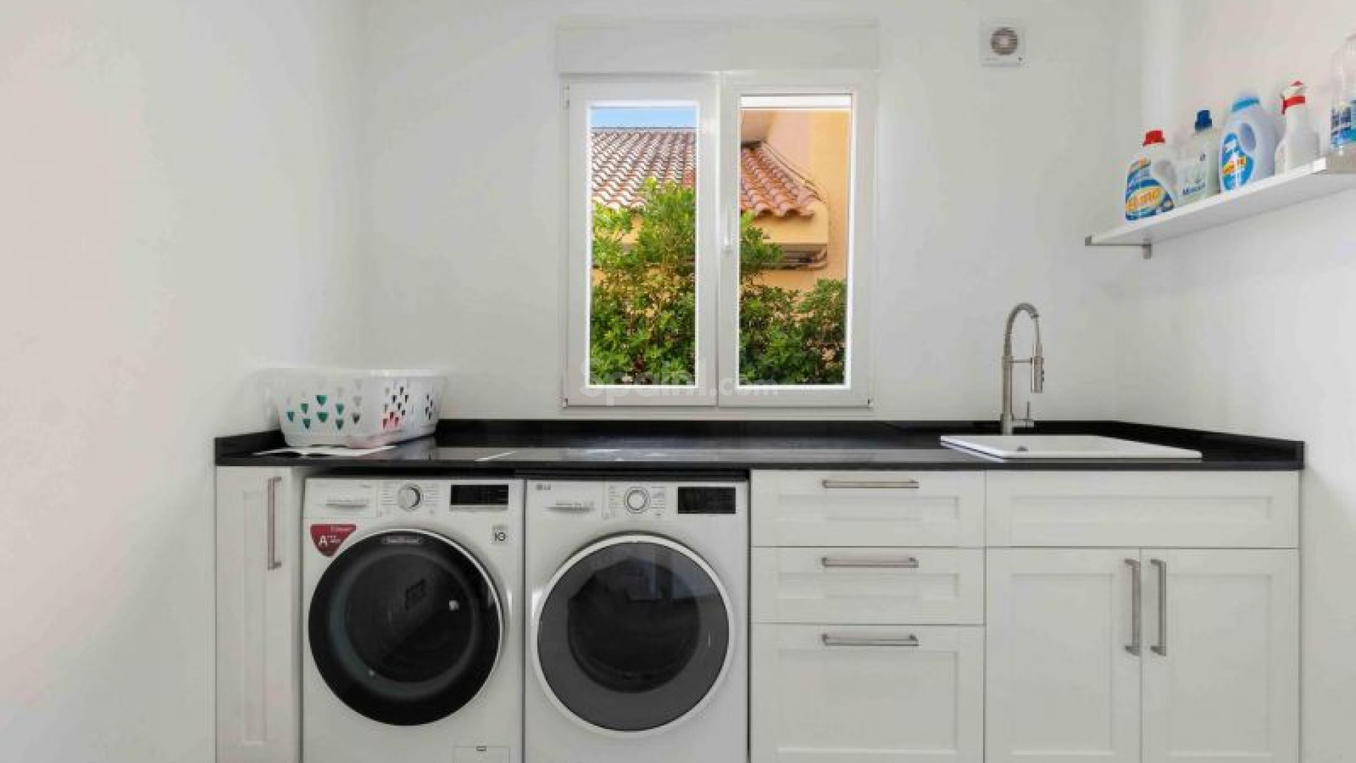 Resale - Villa -
Orihuela Costa - La Zenia