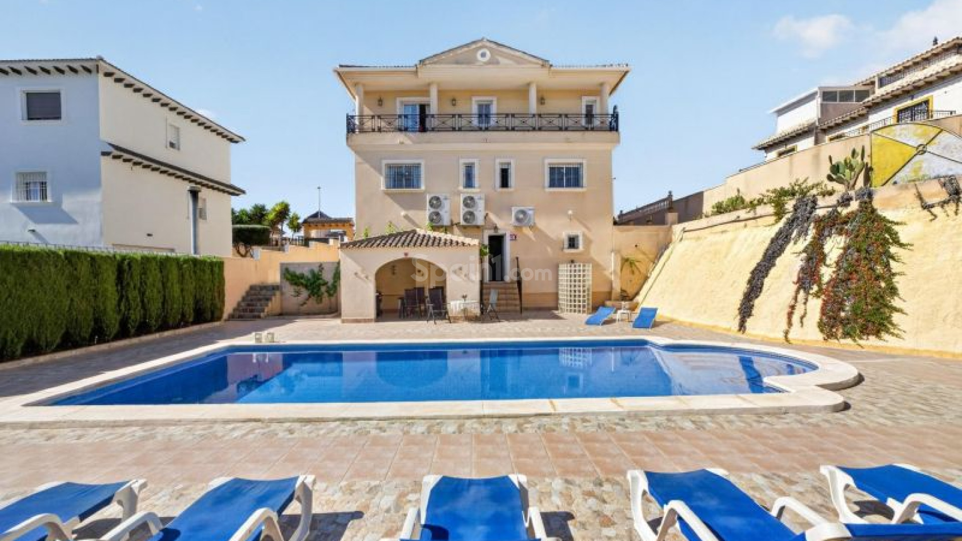 Resale - Villa -
Orihuela Costa - La Zenia