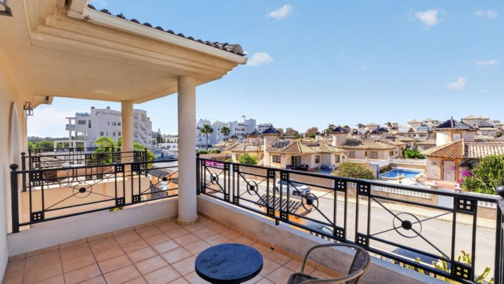 Resale - Villa -
Orihuela Costa - La Zenia