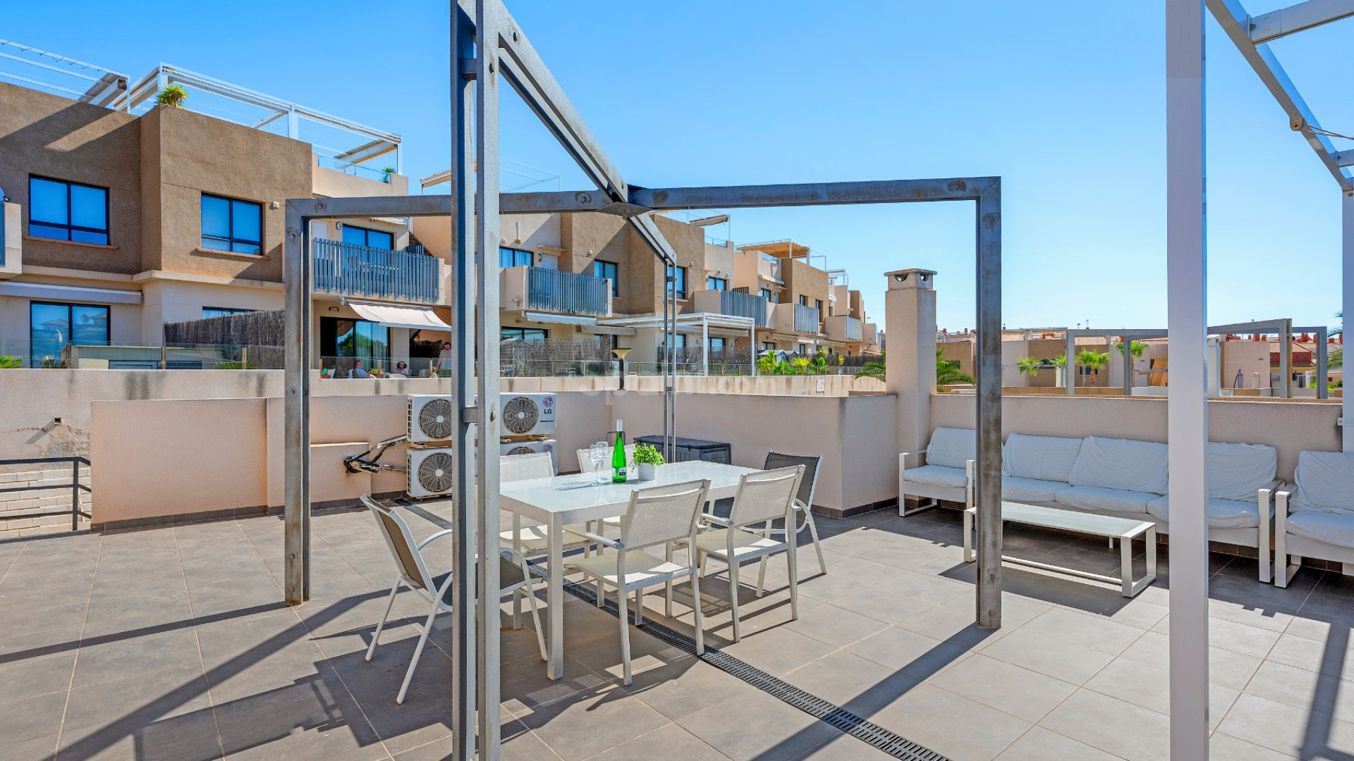 Resale - Villa -
Orihuela Costa - La Zenia