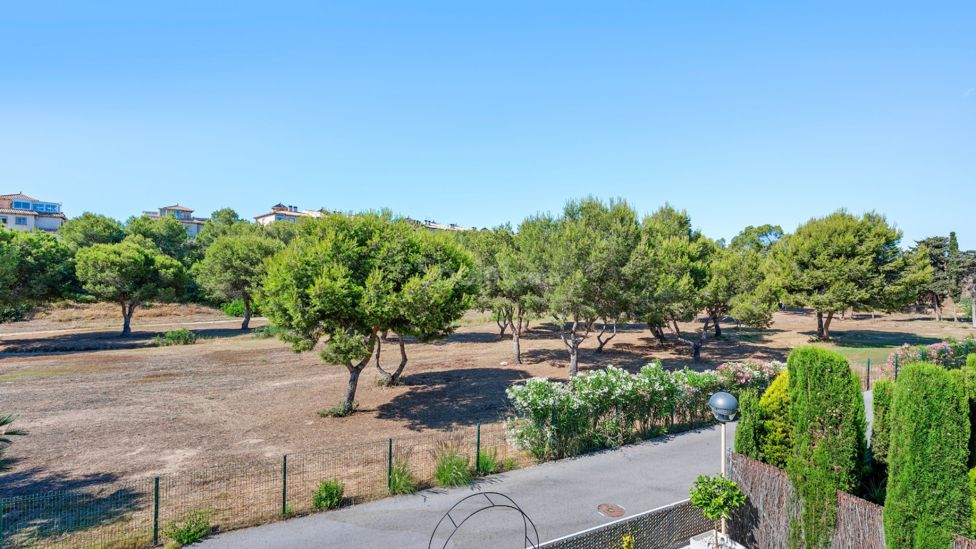 Resale - Villa -
Orihuela Costa - La Zenia