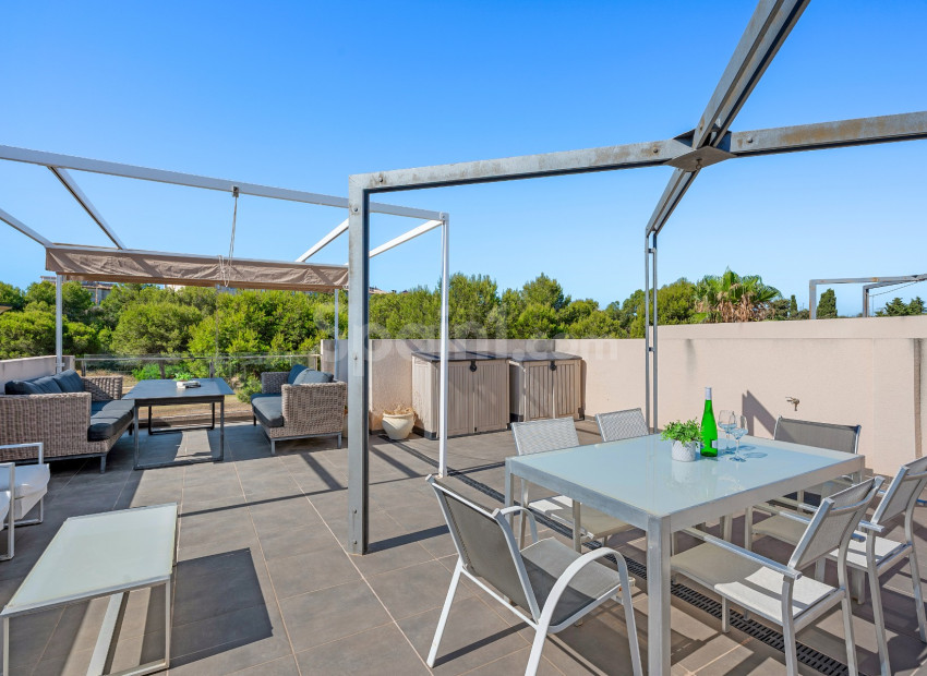 Resale - Villa -
Orihuela Costa - La Zenia