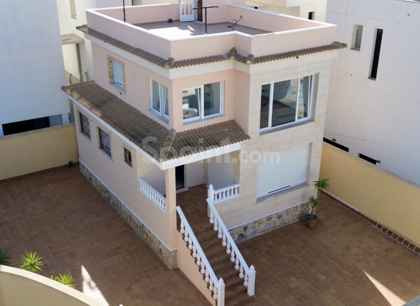 Resale - Villa -
Orihuela Costa - Las Filipinas