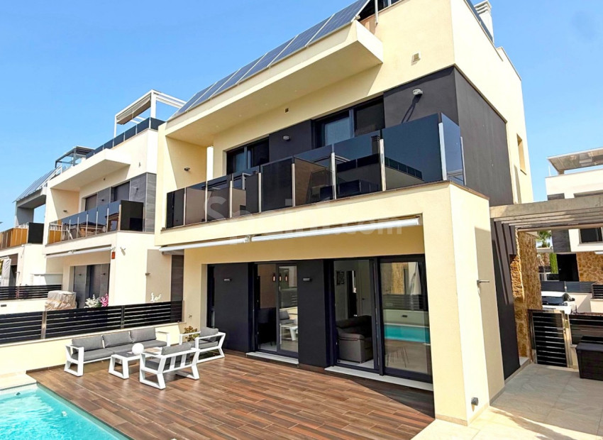 Resale - Villa -
Orihuela Costa - Lomas de Cabo Roig
