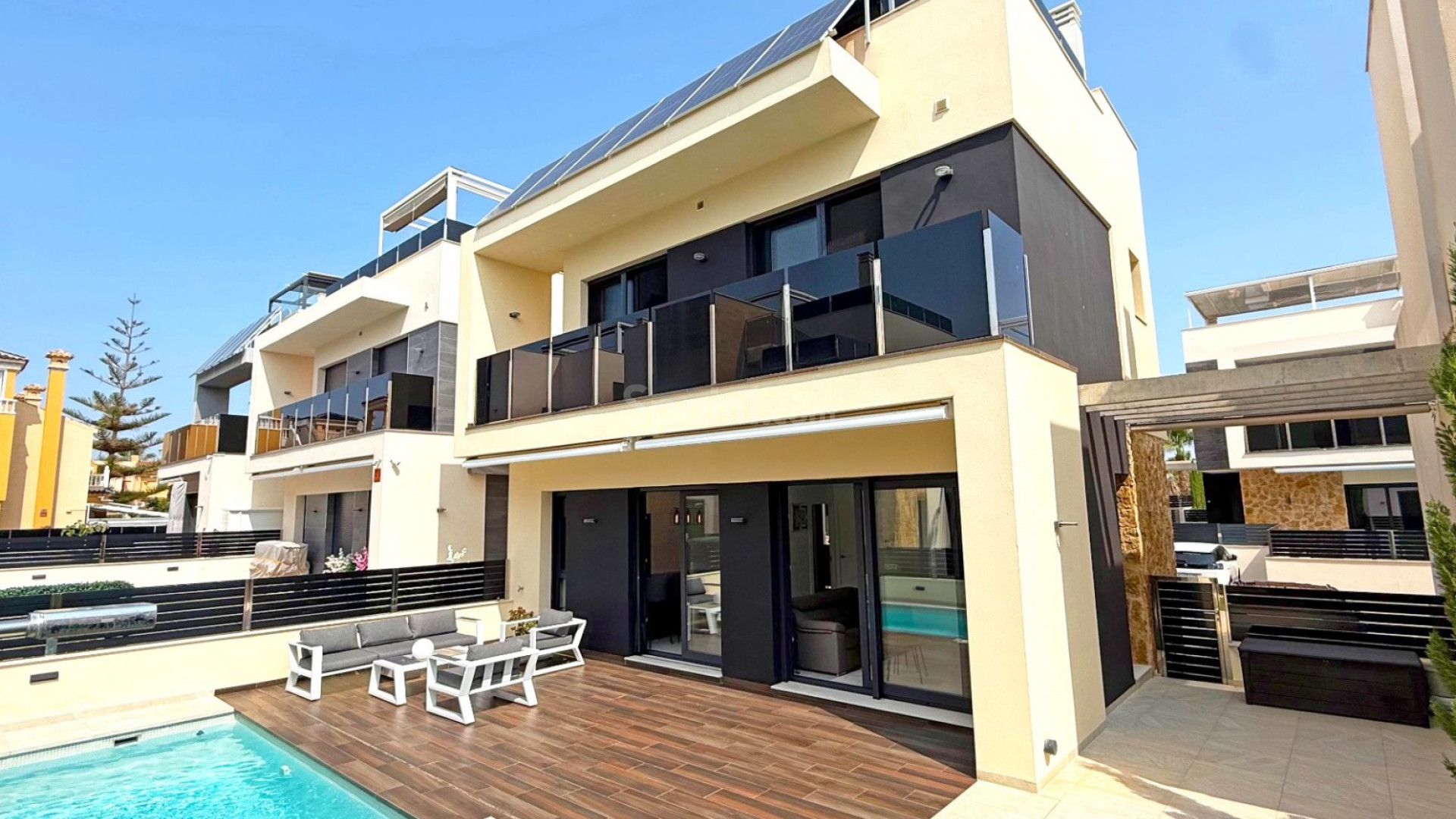 Resale - Villa -
Orihuela Costa - Lomas de Cabo Roig