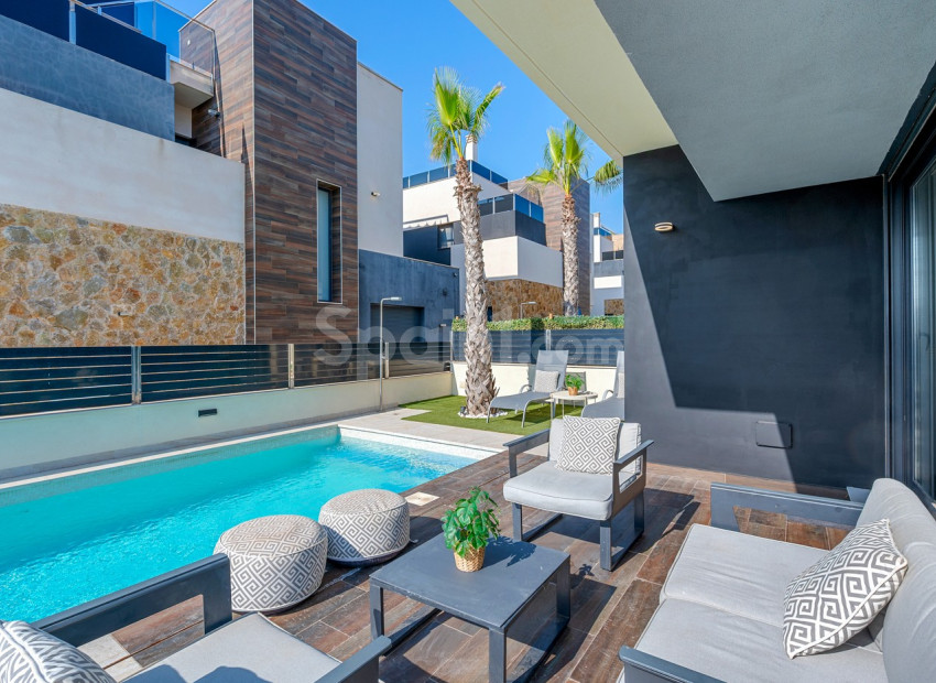 Resale - Villa -
Orihuela Costa - Lomas de Cabo Roig