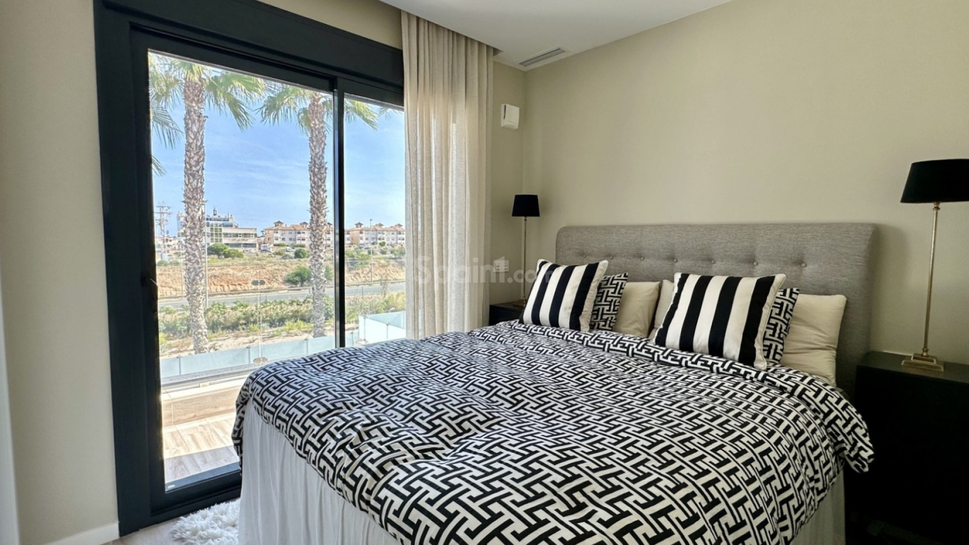 Resale - Villa -
Orihuela Costa - Lomas de Cabo Roig