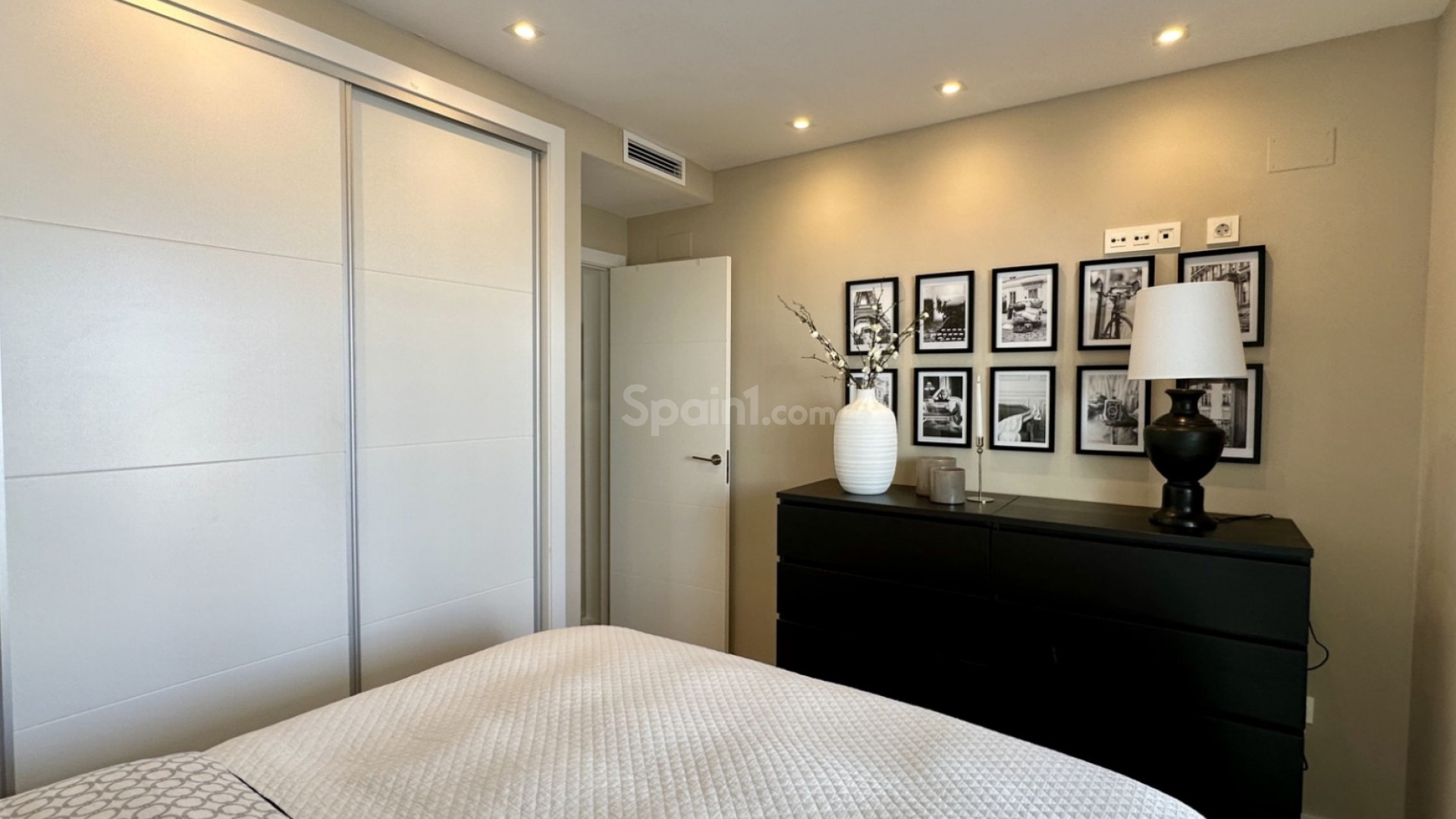 Resale - Villa -
Orihuela Costa - Lomas de Cabo Roig