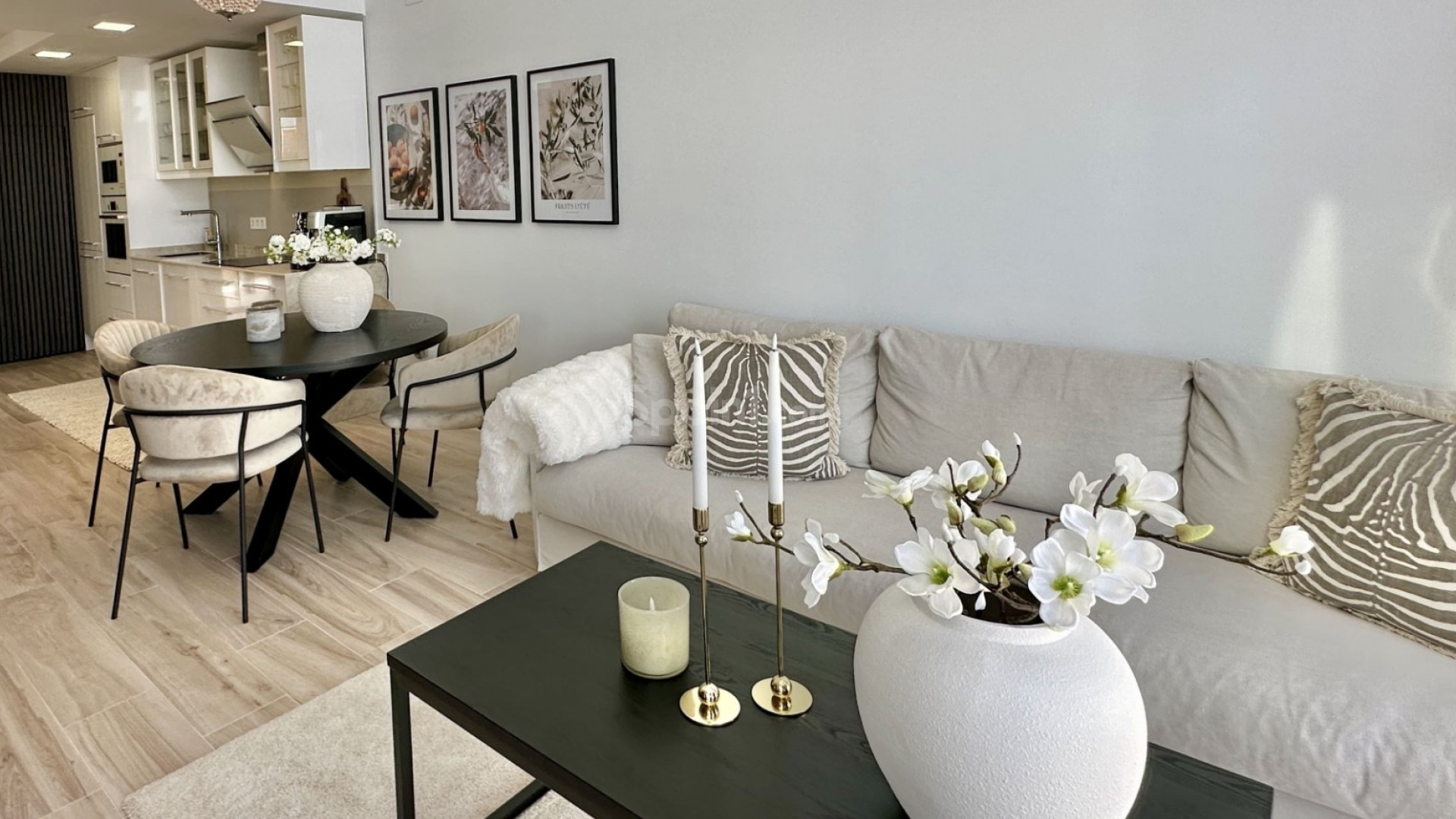 Resale - Villa -
Orihuela Costa - Lomas de Cabo Roig