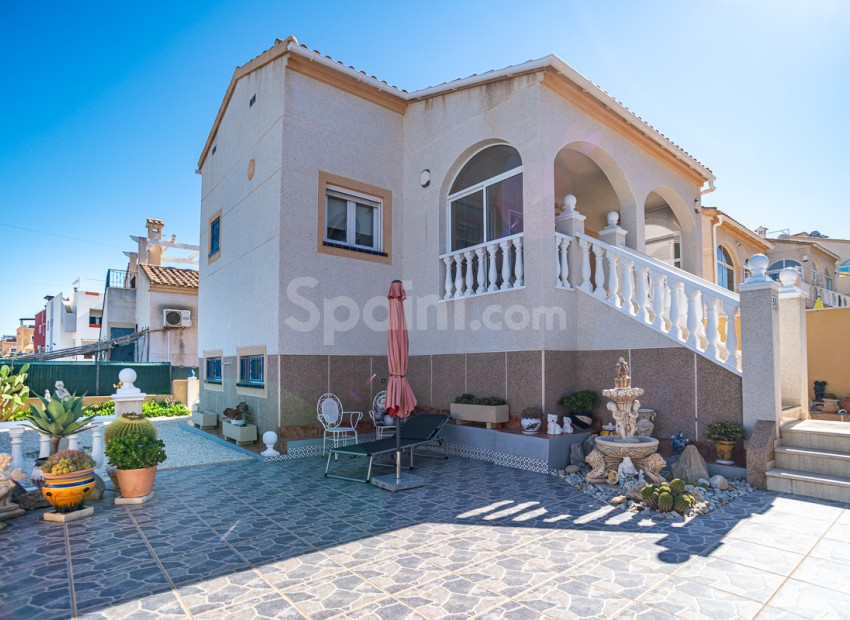 Resale - Villa -
ORIHUELA COSTA - Los Altos
