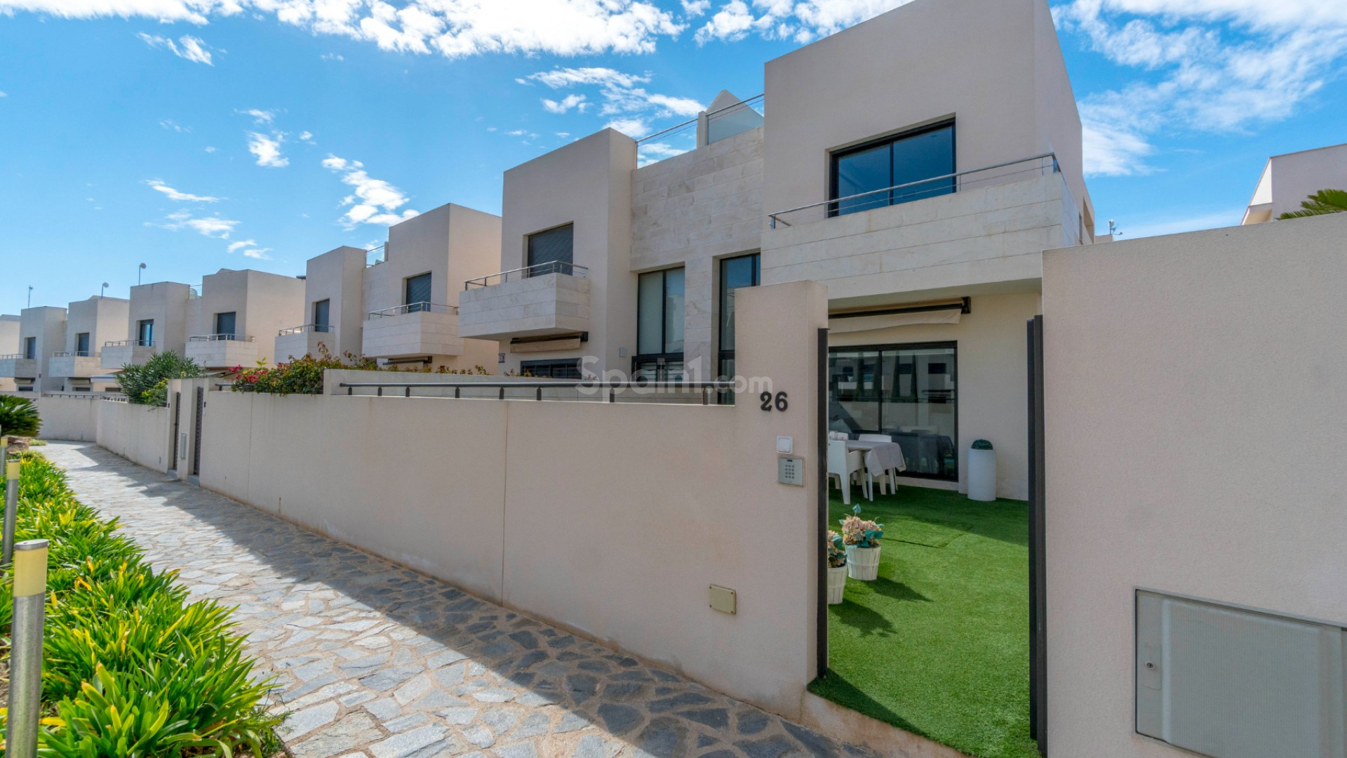 Resale - Villa -
Orihuela Costa - Los Dolses