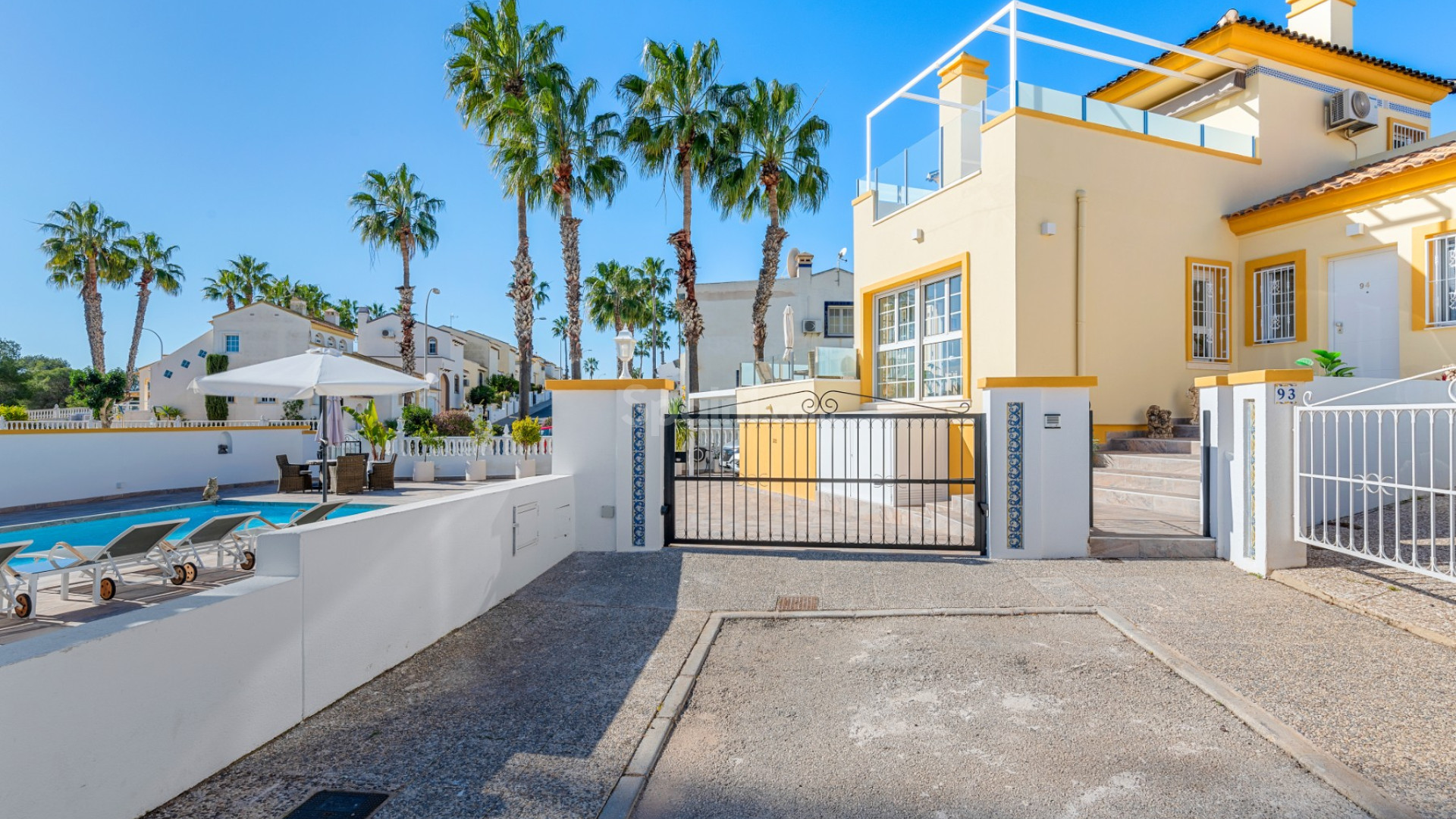 Resale - Villa -
Orihuela Costa - Los Dolses