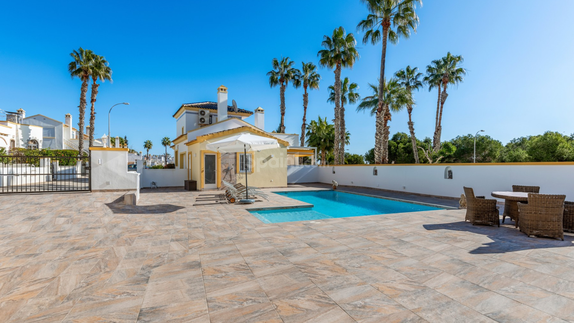 Resale - Villa -
Orihuela Costa - Los Dolses