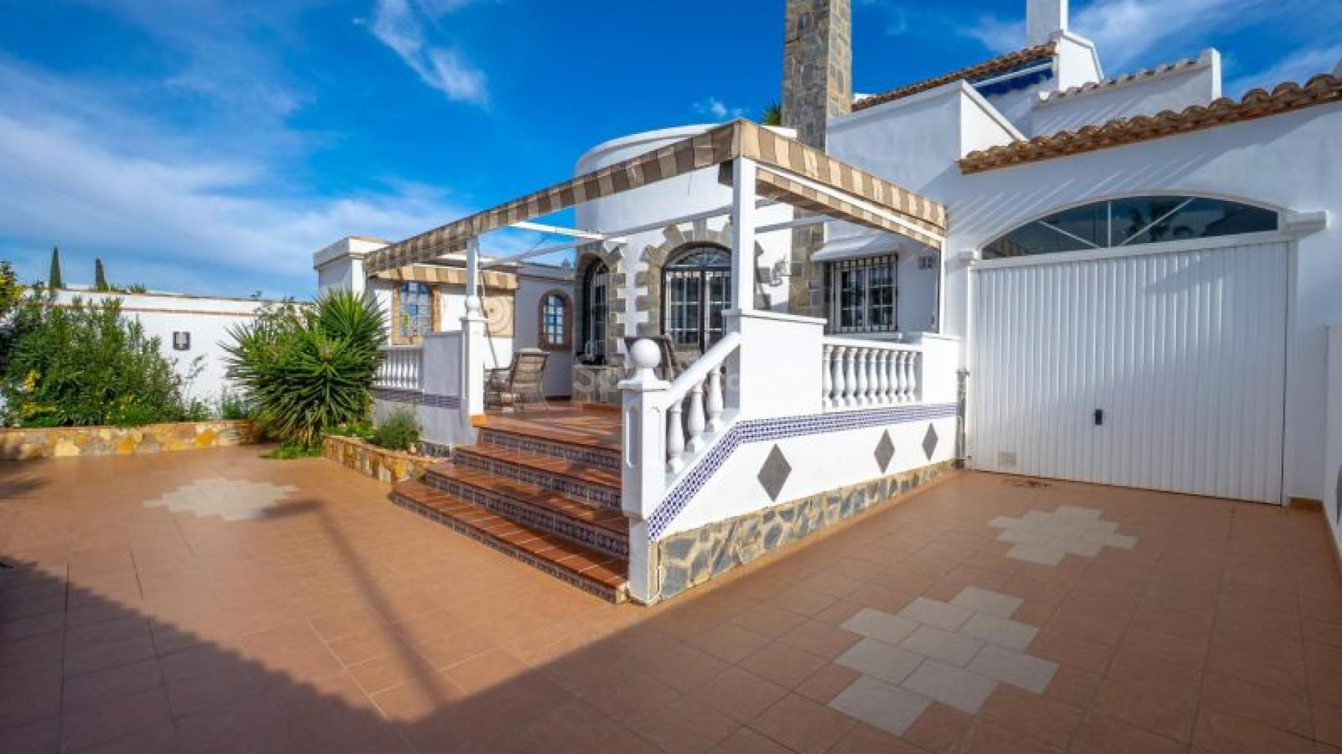 Resale - Villa -
Orihuela Costa - Los Dolses