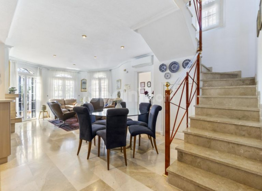 Resale - Villa -
Orihuela Costa - Los Dolses