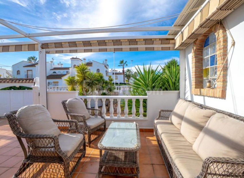 Resale - Villa -
Orihuela Costa - Los Dolses