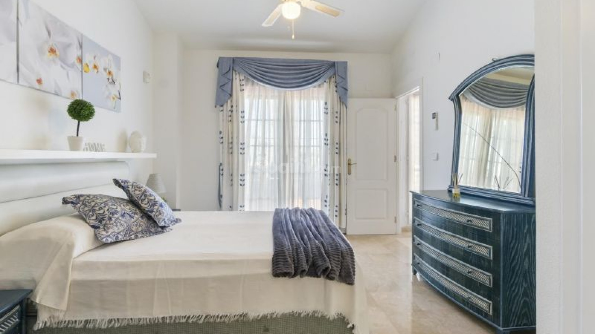 Resale - Villa -
Orihuela Costa - Los Dolses