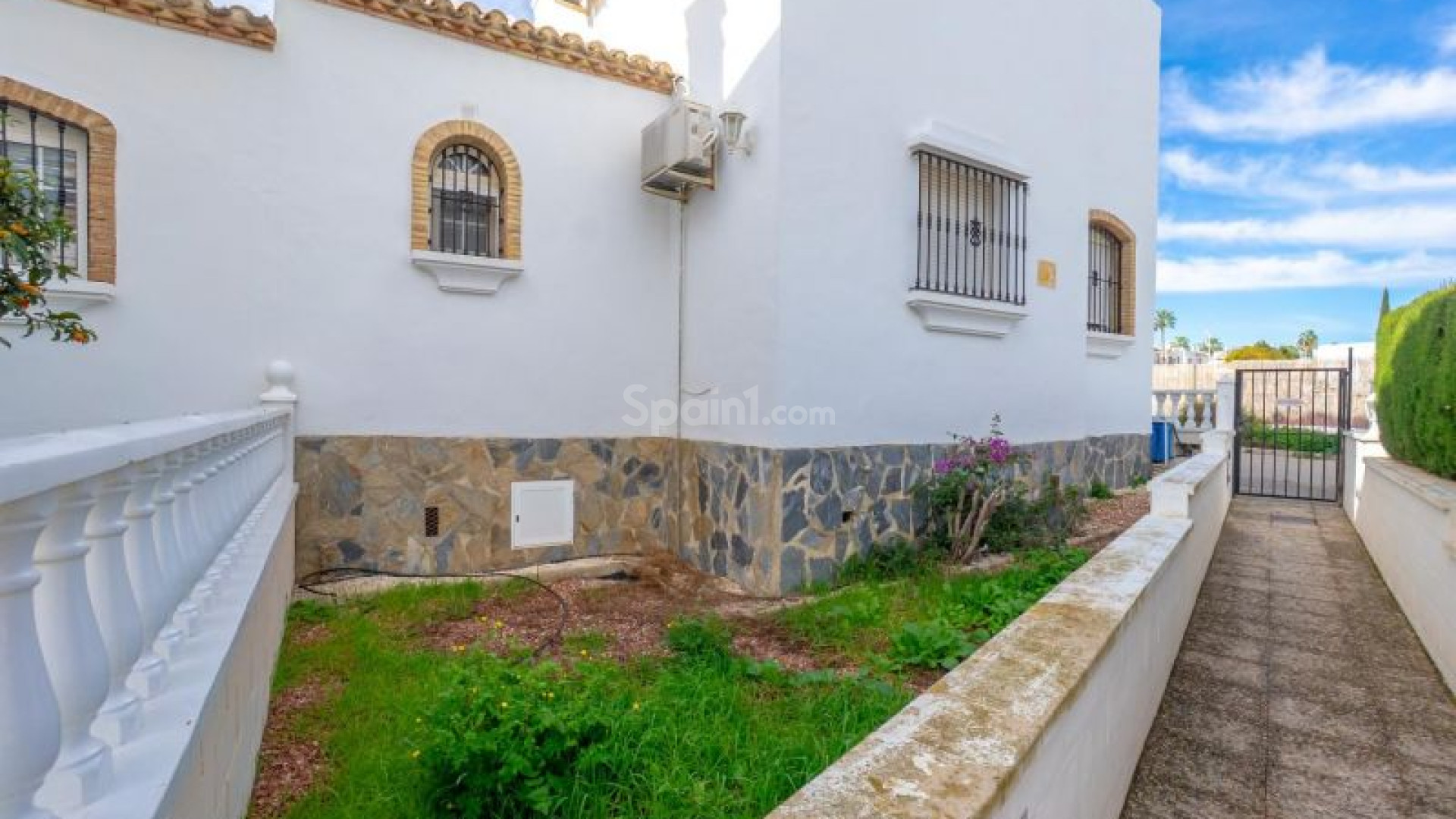 Resale - Villa -
Orihuela Costa - Los Dolses