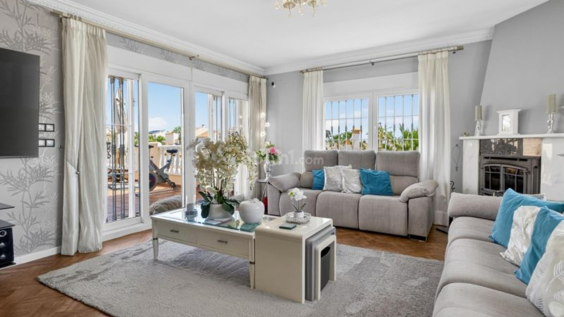 Resale - Villa -
Orihuela Costa - Los Dolses