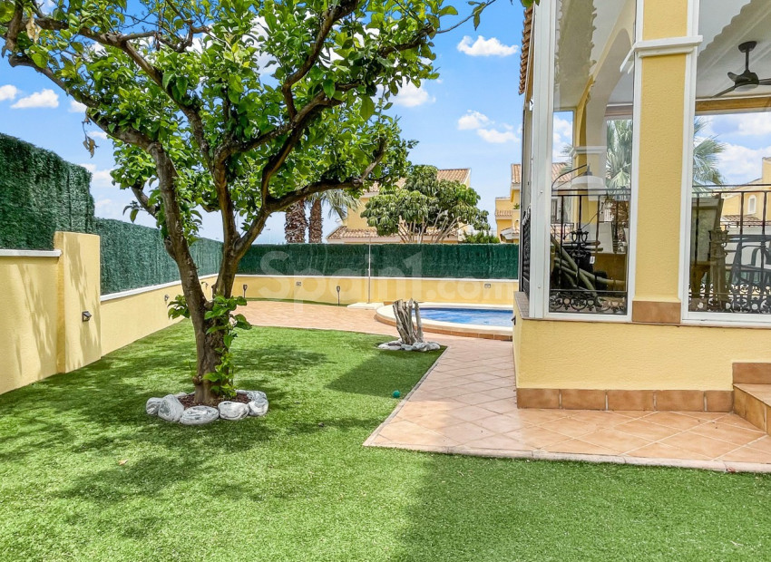 Resale - Villa -
Orihuela Costa - Los Dolses