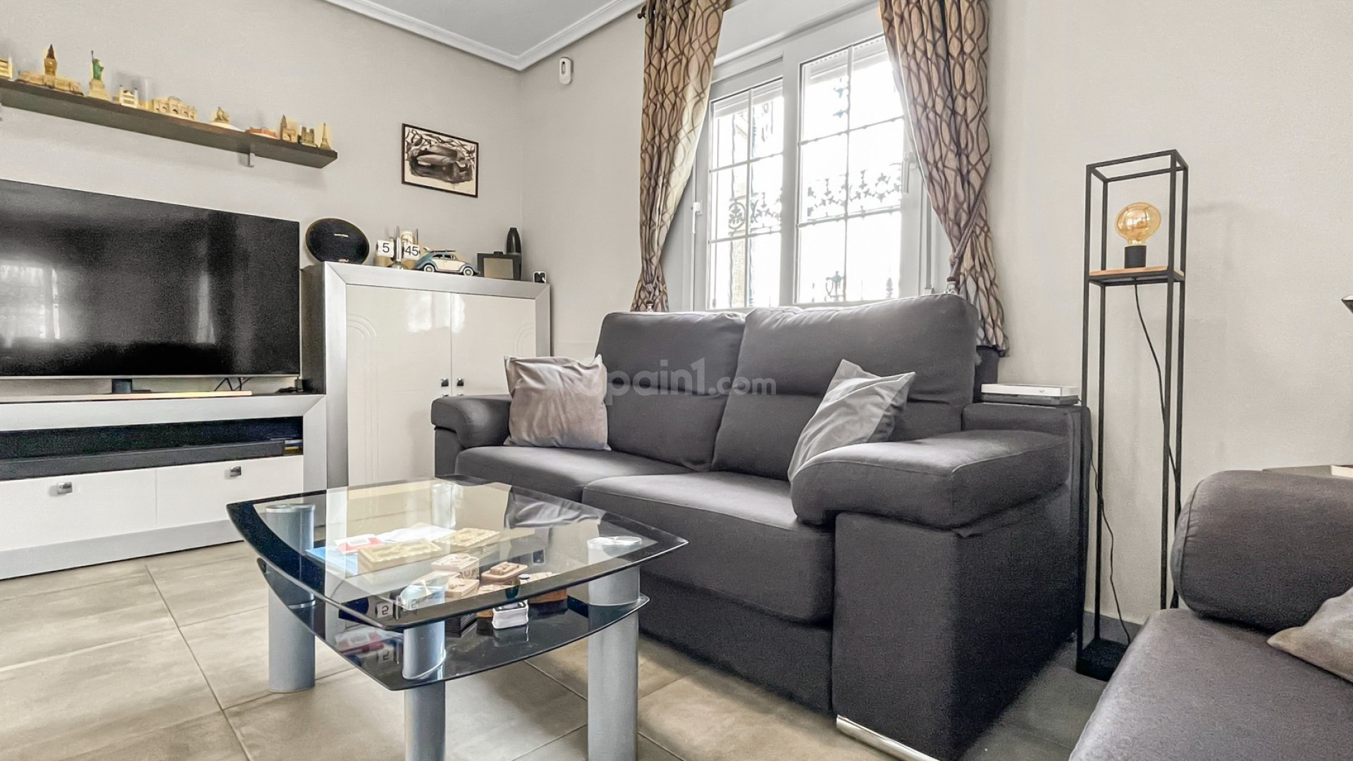 Resale - Villa -
Orihuela Costa - Los Dolses