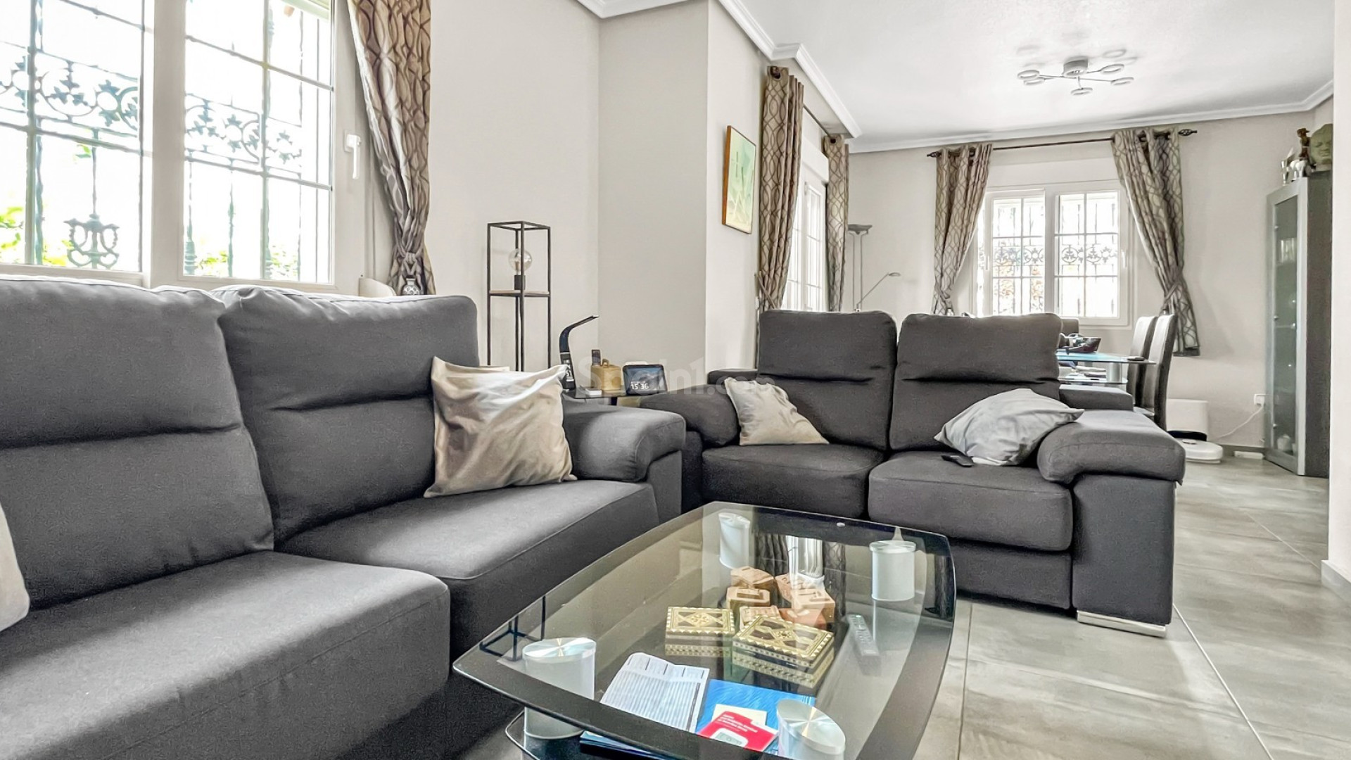 Resale - Villa -
Orihuela Costa - Los Dolses