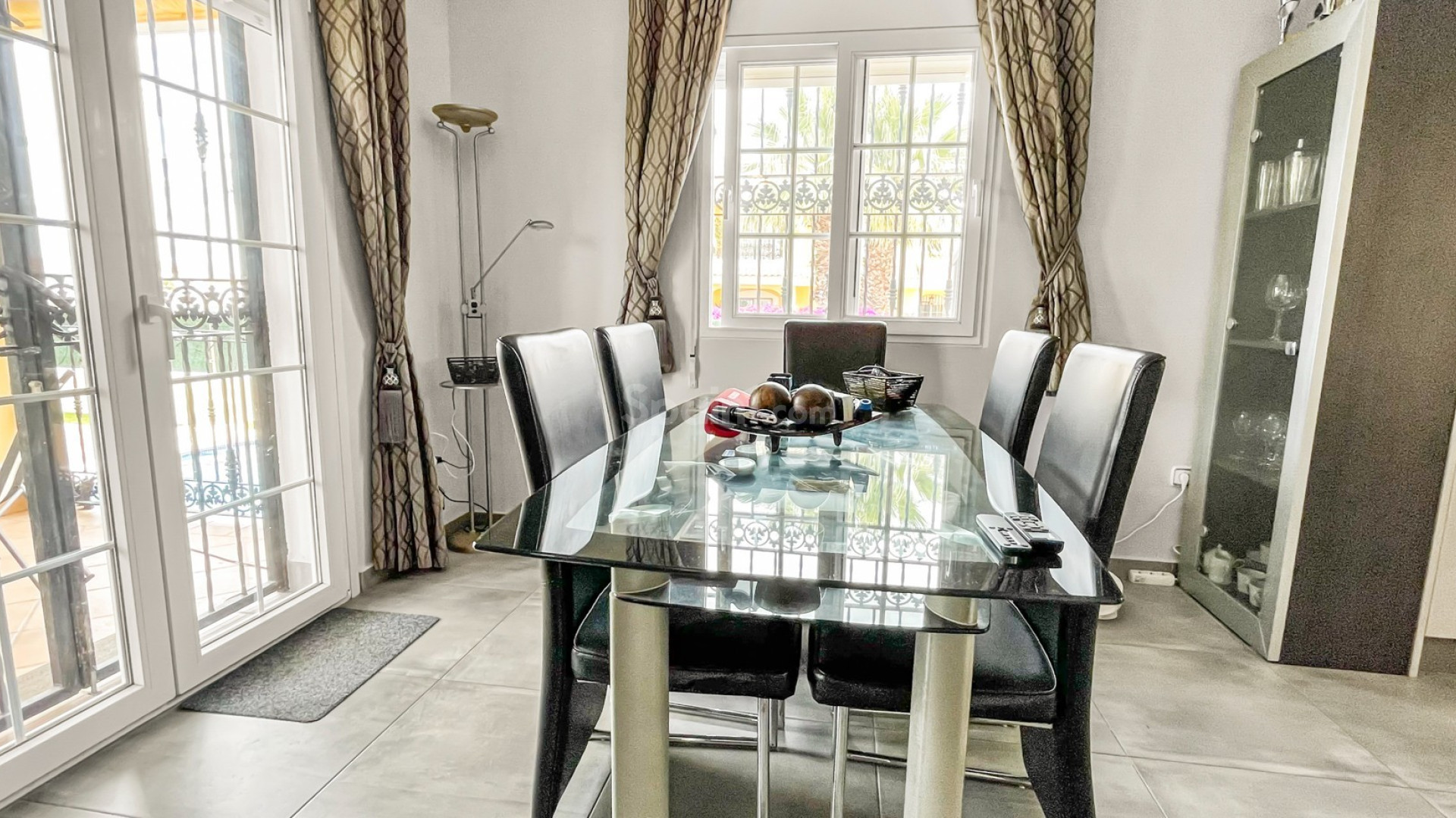 Resale - Villa -
Orihuela Costa - Los Dolses