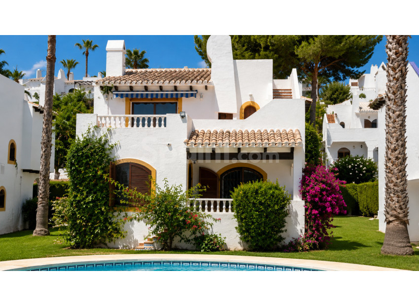Resale - Villa -
Orihuela Costa - Los Dolses