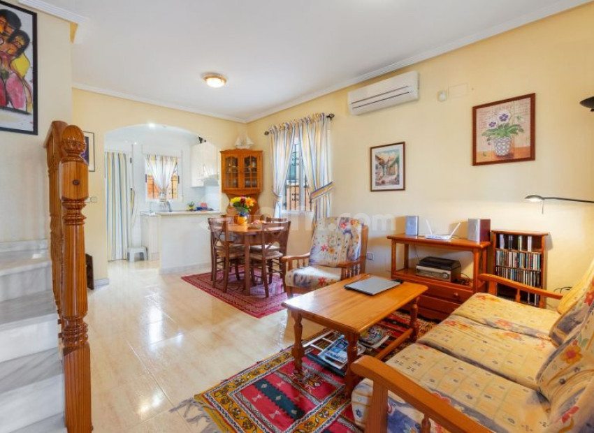 Resale - Villa -
Orihuela Costa - Playa Flamenca