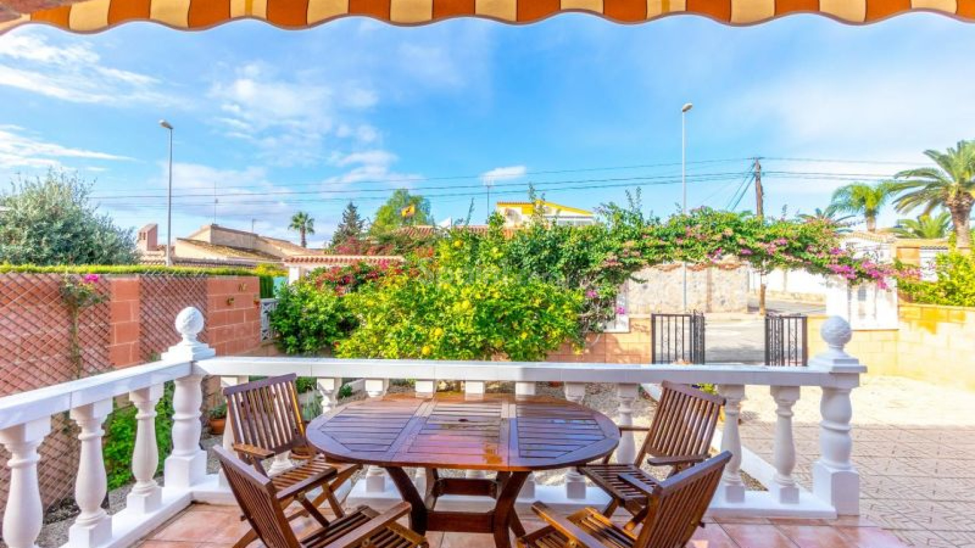 Resale - Villa -
Orihuela Costa - Playa Flamenca