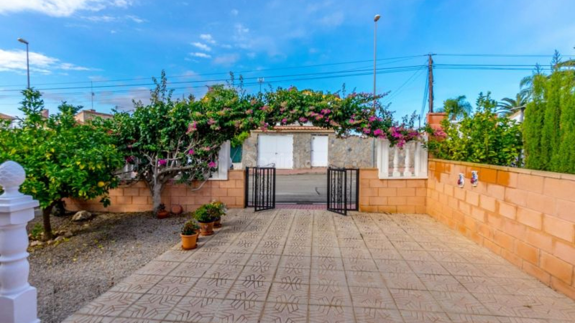 Resale - Villa -
Orihuela Costa - Playa Flamenca