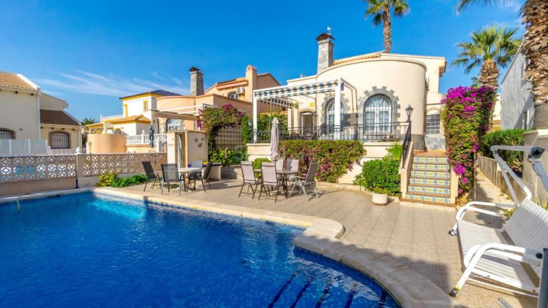 Resale - Villa -
Orihuela Costa - Playa Flamenca