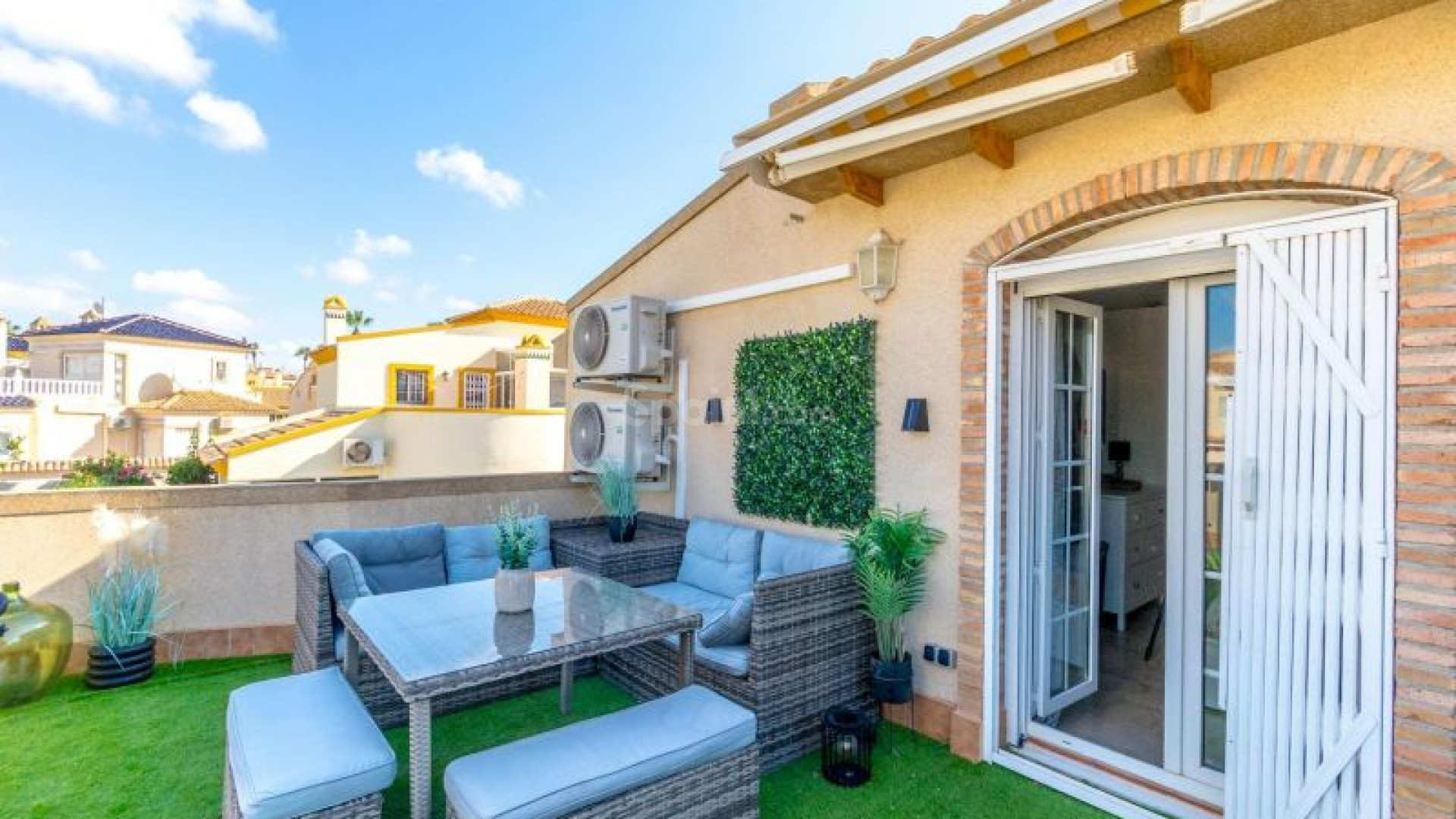 Resale - Villa -
Orihuela Costa - Playa Flamenca
