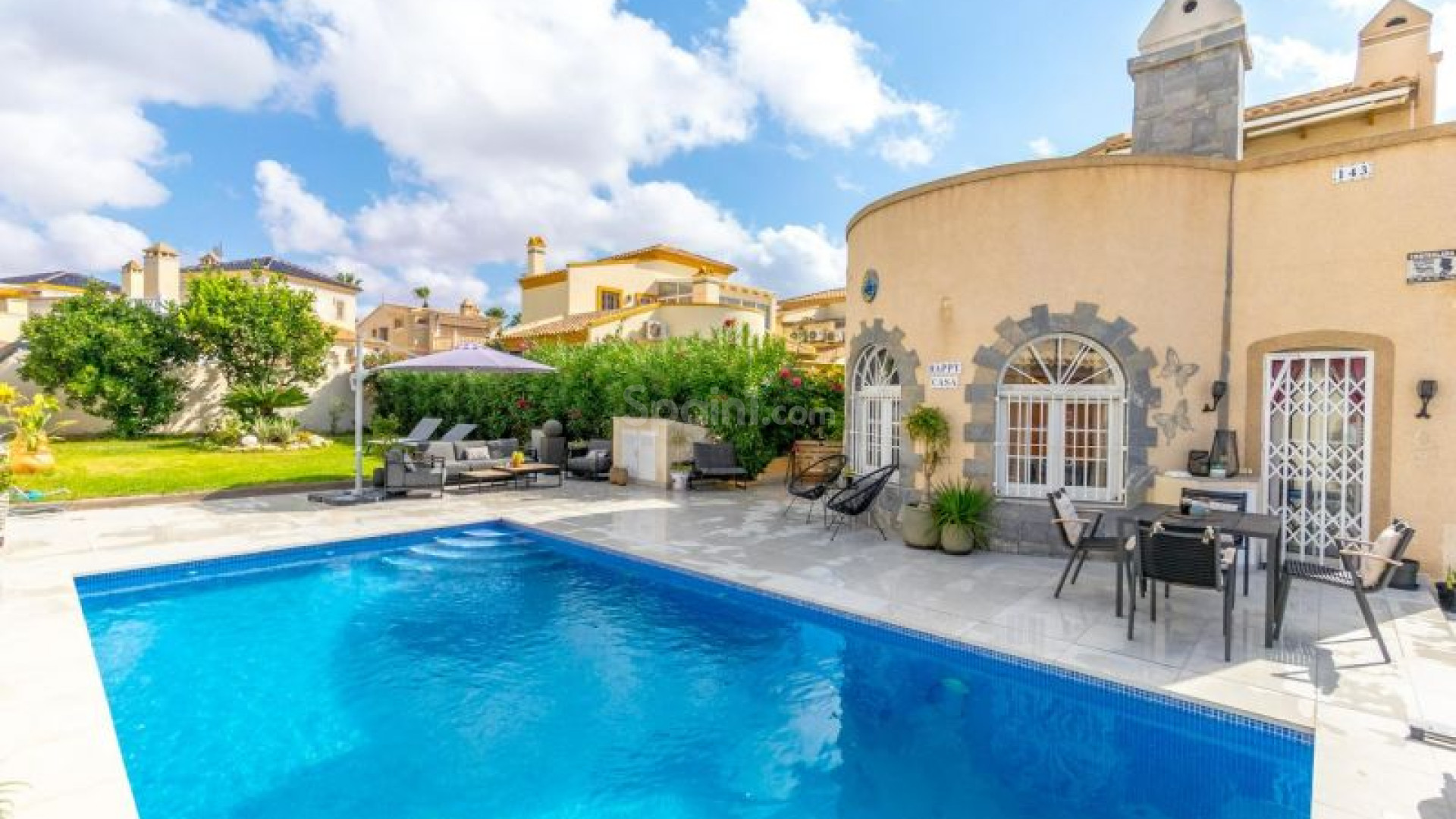 Resale - Villa -
Orihuela Costa - Playa Flamenca