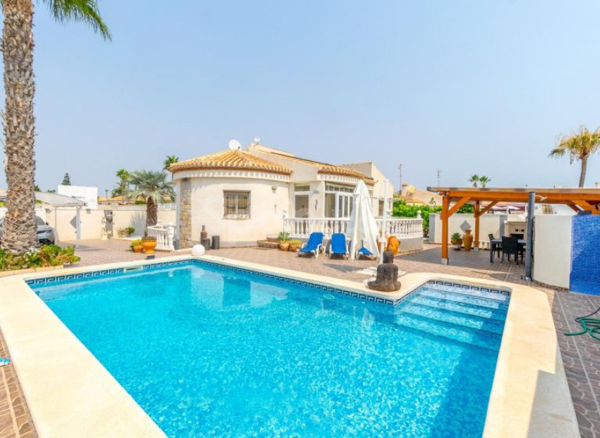 Resale - Villa -
Orihuela Costa - Playa Flamenca