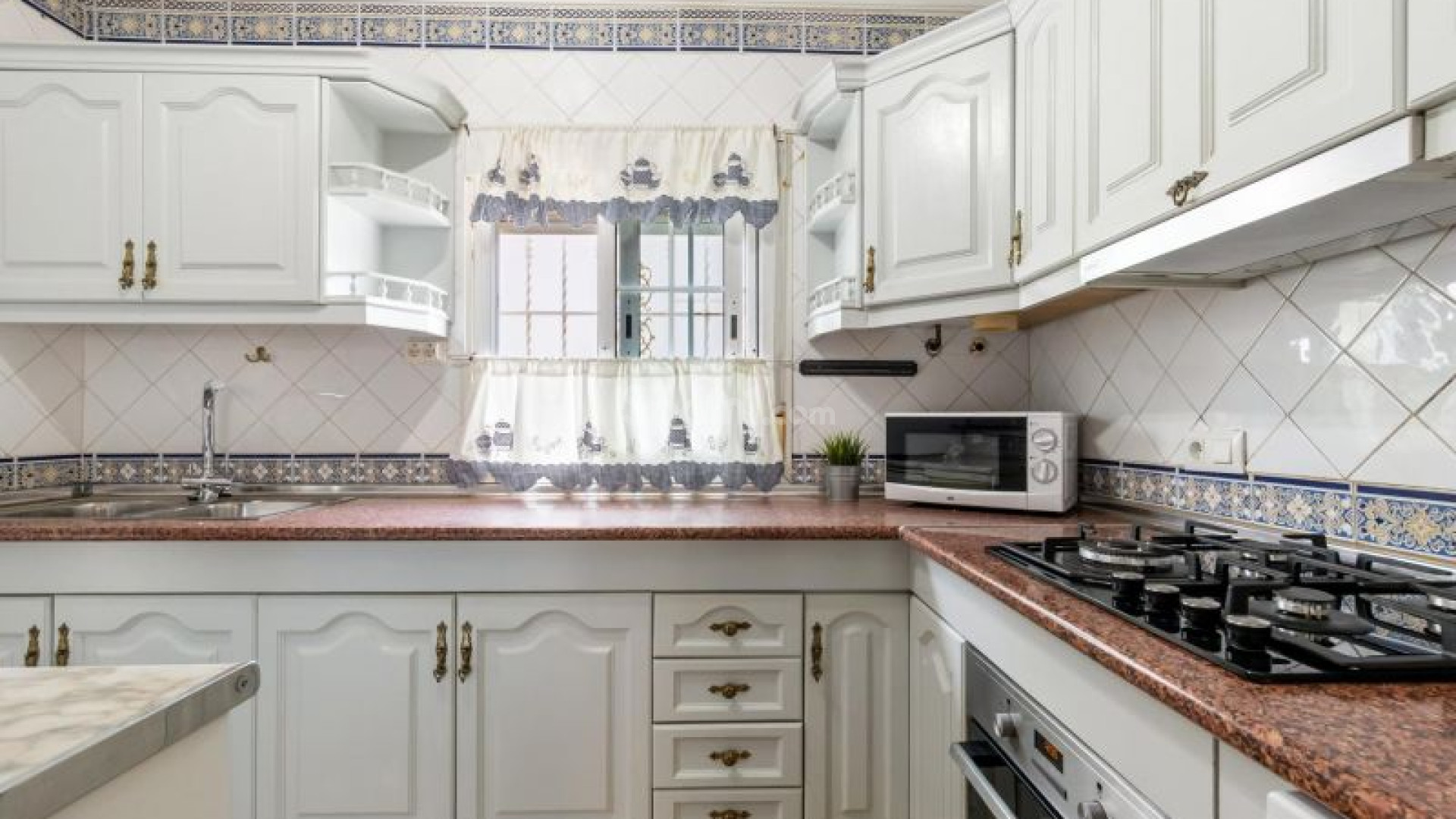 Resale - Villa -
Orihuela Costa - Playa Flamenca